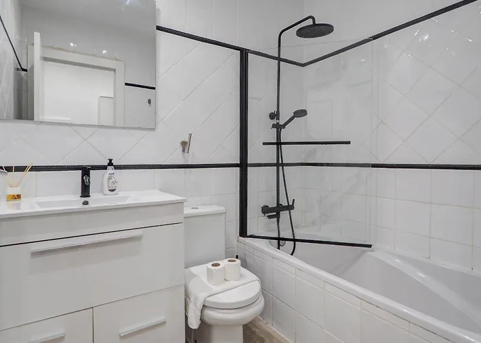 White Center By Hello Homes *